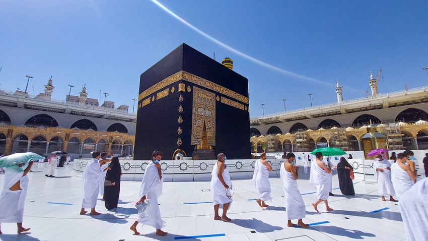 Performing the Hajj ritual